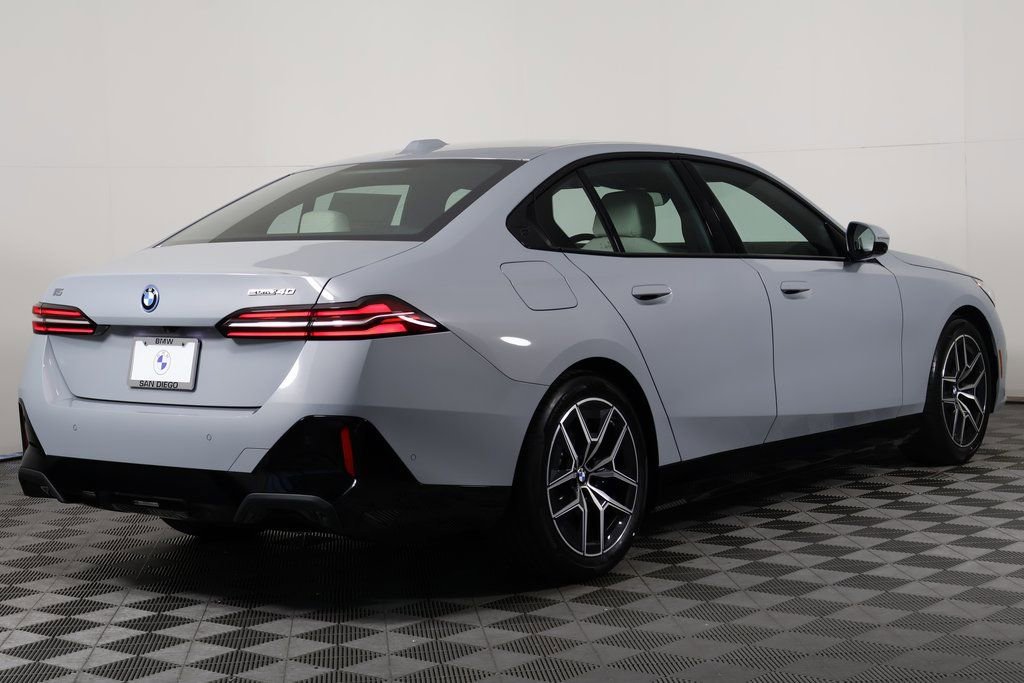 New 2026 BMW i5 eDrive40 w/ M Sport Package image 2