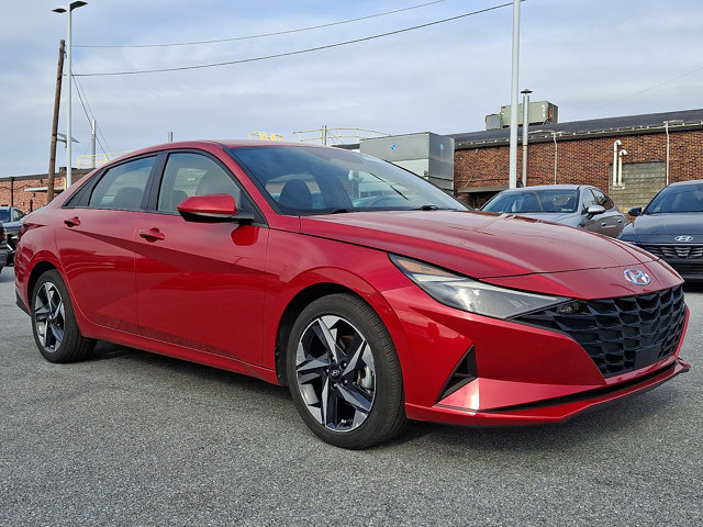 Used 2023 Hyundai Elantra SEL w/ Convenience Package image 3