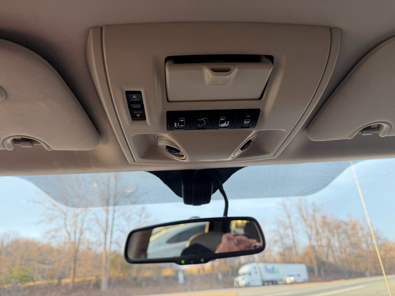 Used 2011 Chrysler Town & Country Limited image 16