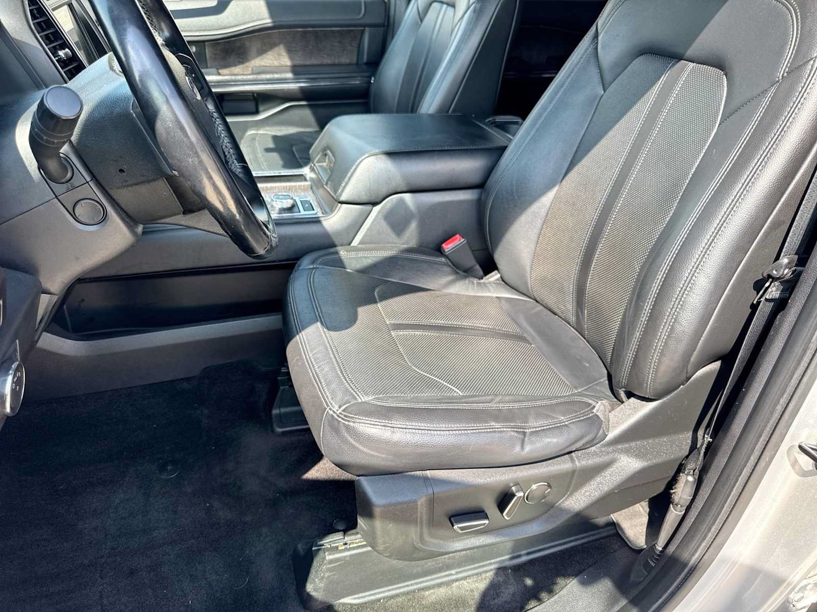 Used 2018 Ford Expedition Limited AWD/4WD image 15