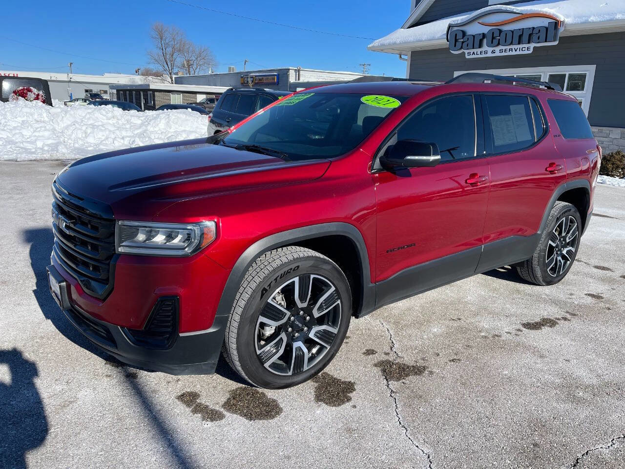 Used 2021 GMC Acadia SLE w/ Driver Convenience Package image 1