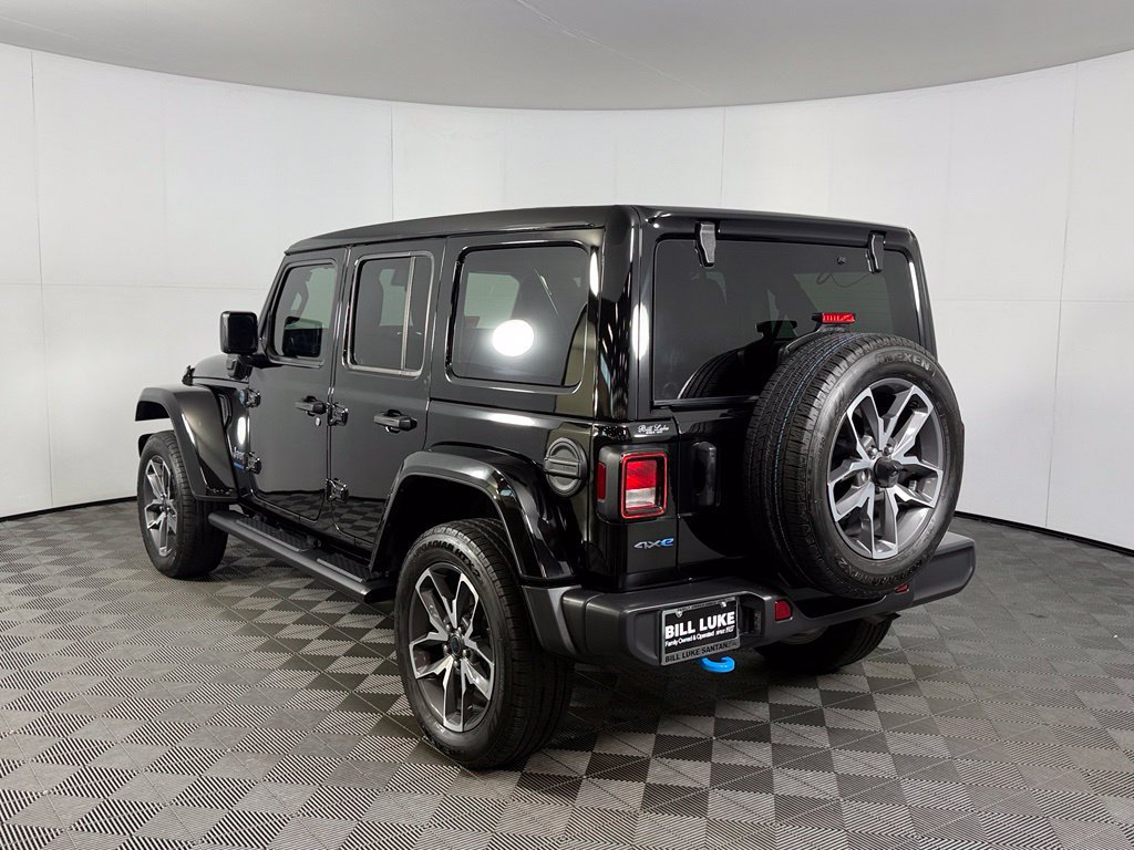 Used 2024 Jeep Wrangler Unlimited AWD/4WD image 10