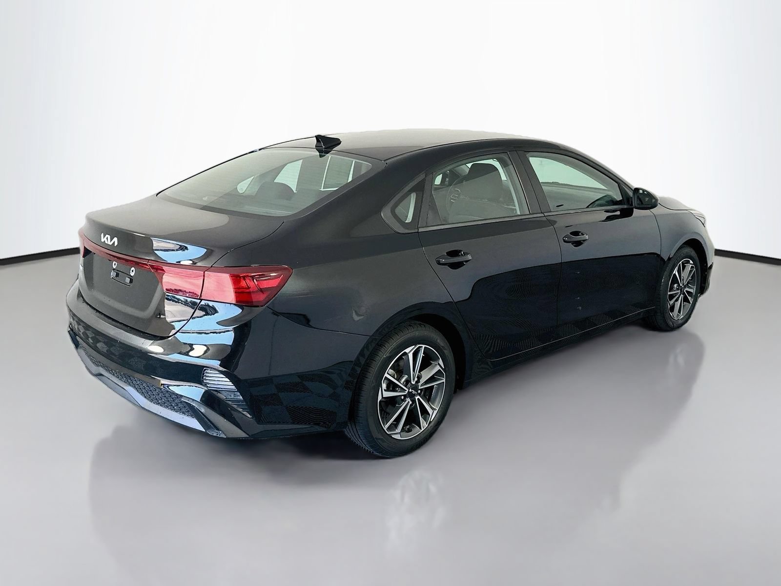 Used 2022 Kia Forte LXS FWD image 7
