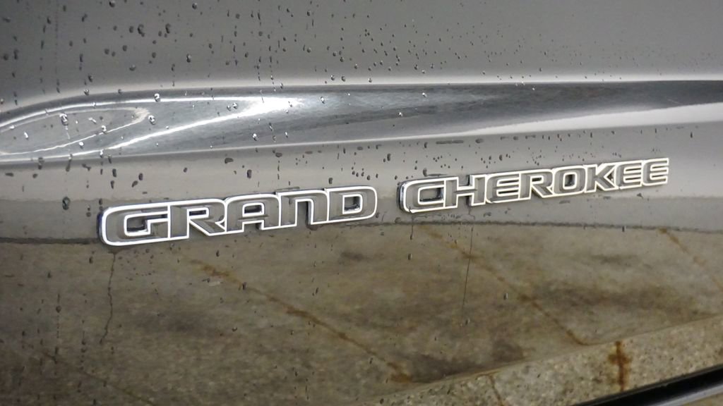 Certified 2017 Jeep Grand Cherokee Overland image 16