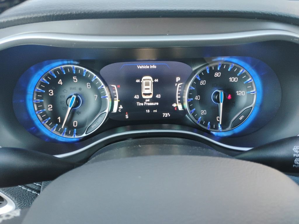 New 2026 Chrysler Pacifica Select image 36