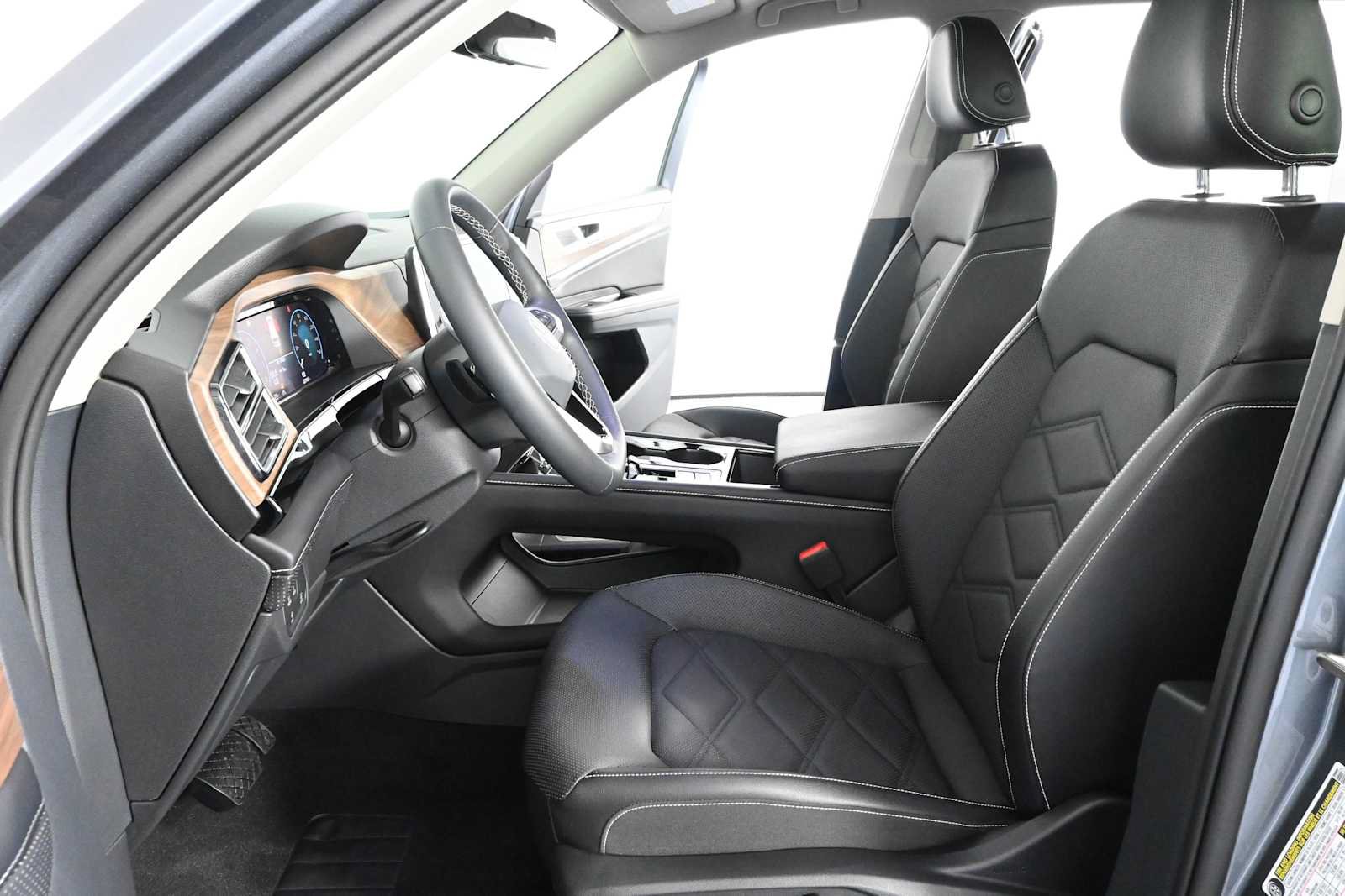 Certified 2024 Volkswagen Atlas SE FWD image 18