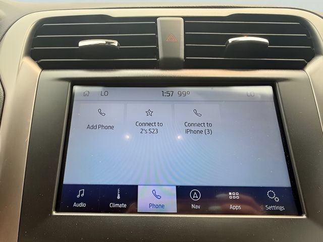 Used 2020 Ford Fusion SE FWD image 14