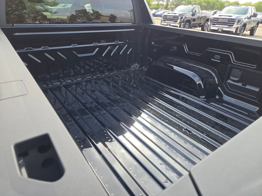 New 2026 GMC Sierra EV Elevation image 18