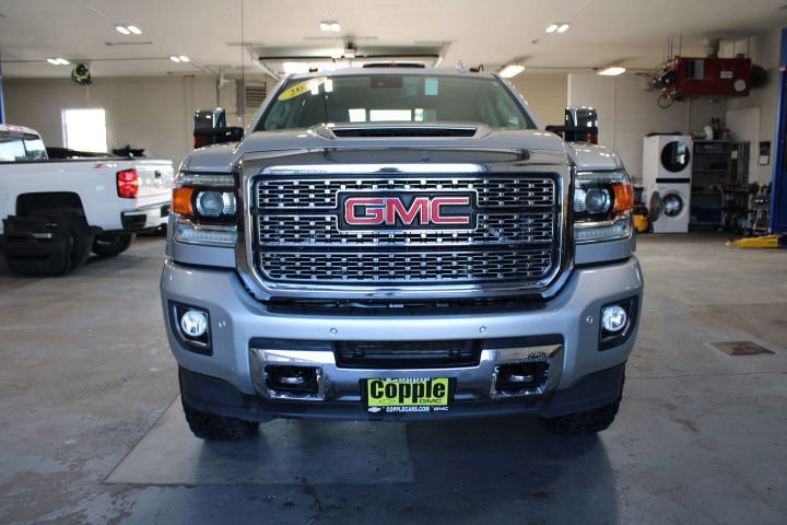 Used 2018 GMC Sierra 2500 Denali w/ Duramax Plus Package AWD/4WD image 2