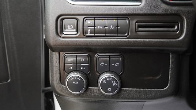Used 2024 Chevrolet Suburban LT image 22