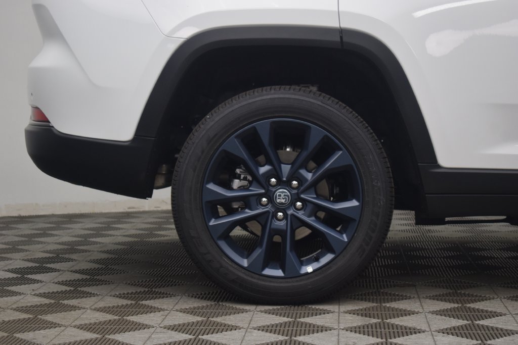 New 2026 Jeep Grand Cherokee Limited AWD/4WD image 8