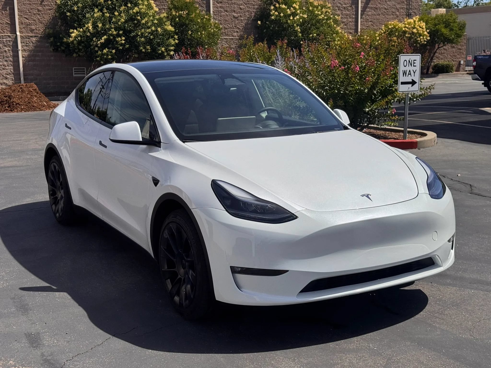 Used 2024 Tesla Model Y Long Range AWD/4WD image 8
