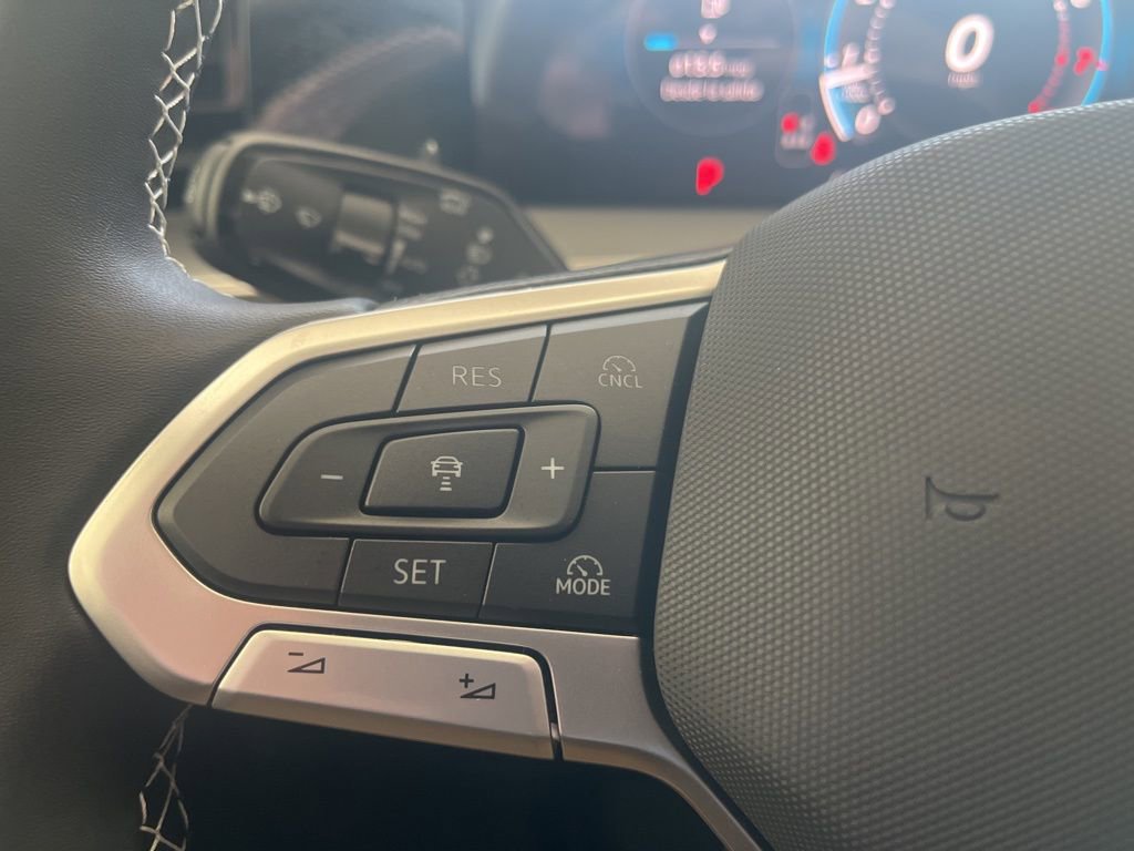 New 2026 Volkswagen Tiguan SE AWD/4WD image 19