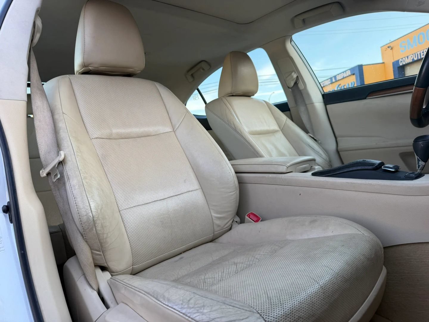Used 2013 Lexus ES 300h w/ Luxury Pkg FWD image 16