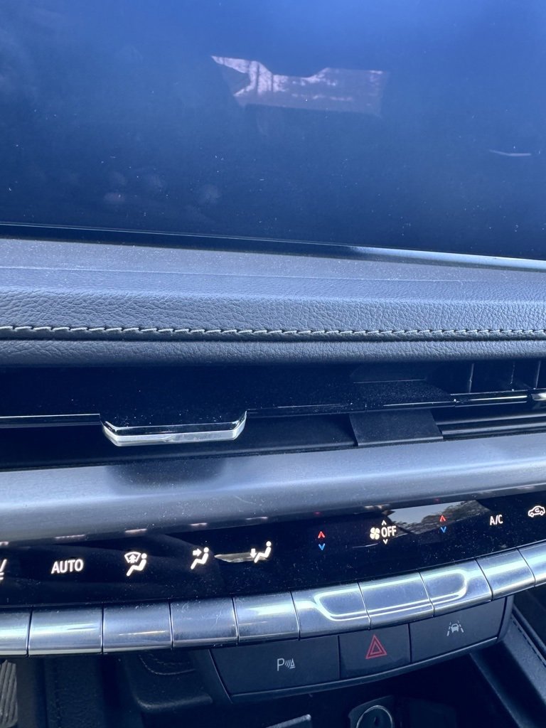 Certified 2025 Cadillac XT4 Premium Luxury image 12