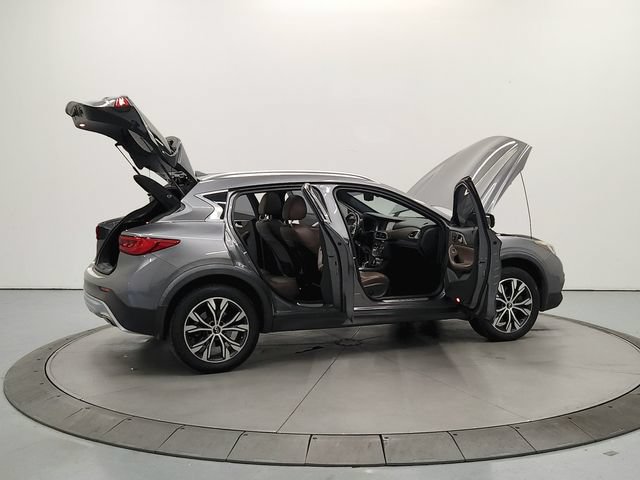 Used 2017 INFINITI QX30 Premium w/ Navigation Package AWD/4WD image 16