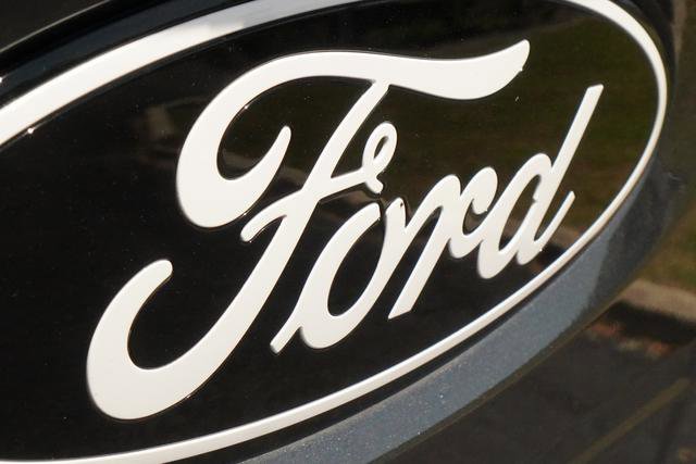 Used 2025 Ford F150 Platinum w/ Equipment Group 702A High AWD/4WD image 44
