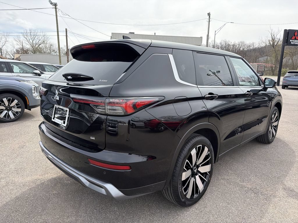 New 2026 Mitsubishi Outlander SE AWD/4WD image 4