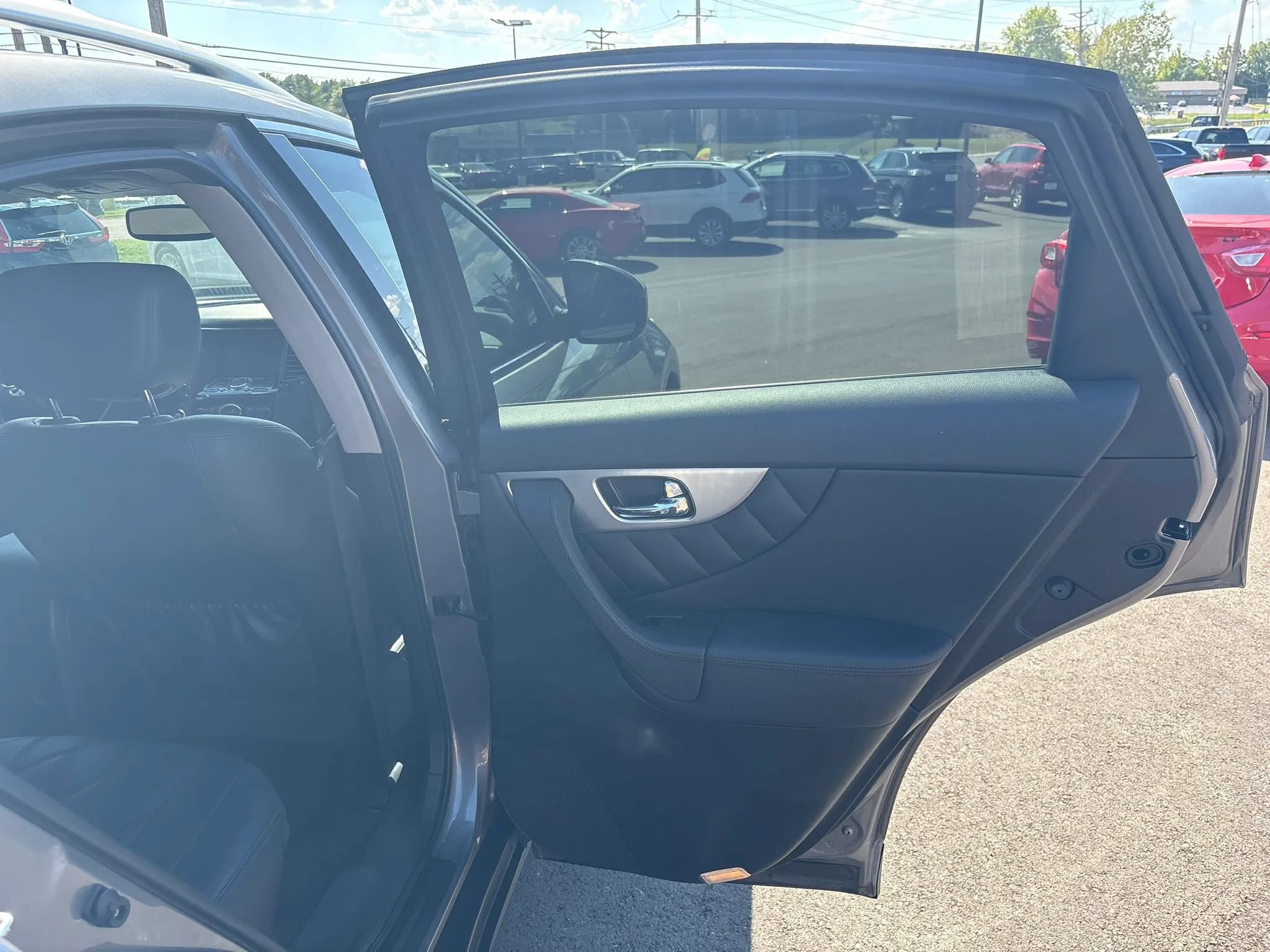 Used 2011 INFINITI FX35 AWD w/ Premium Pkg image 22