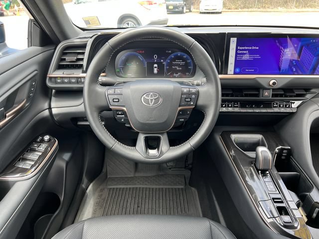 Used 2025 Toyota Crown Signia AWD/4WD image 12