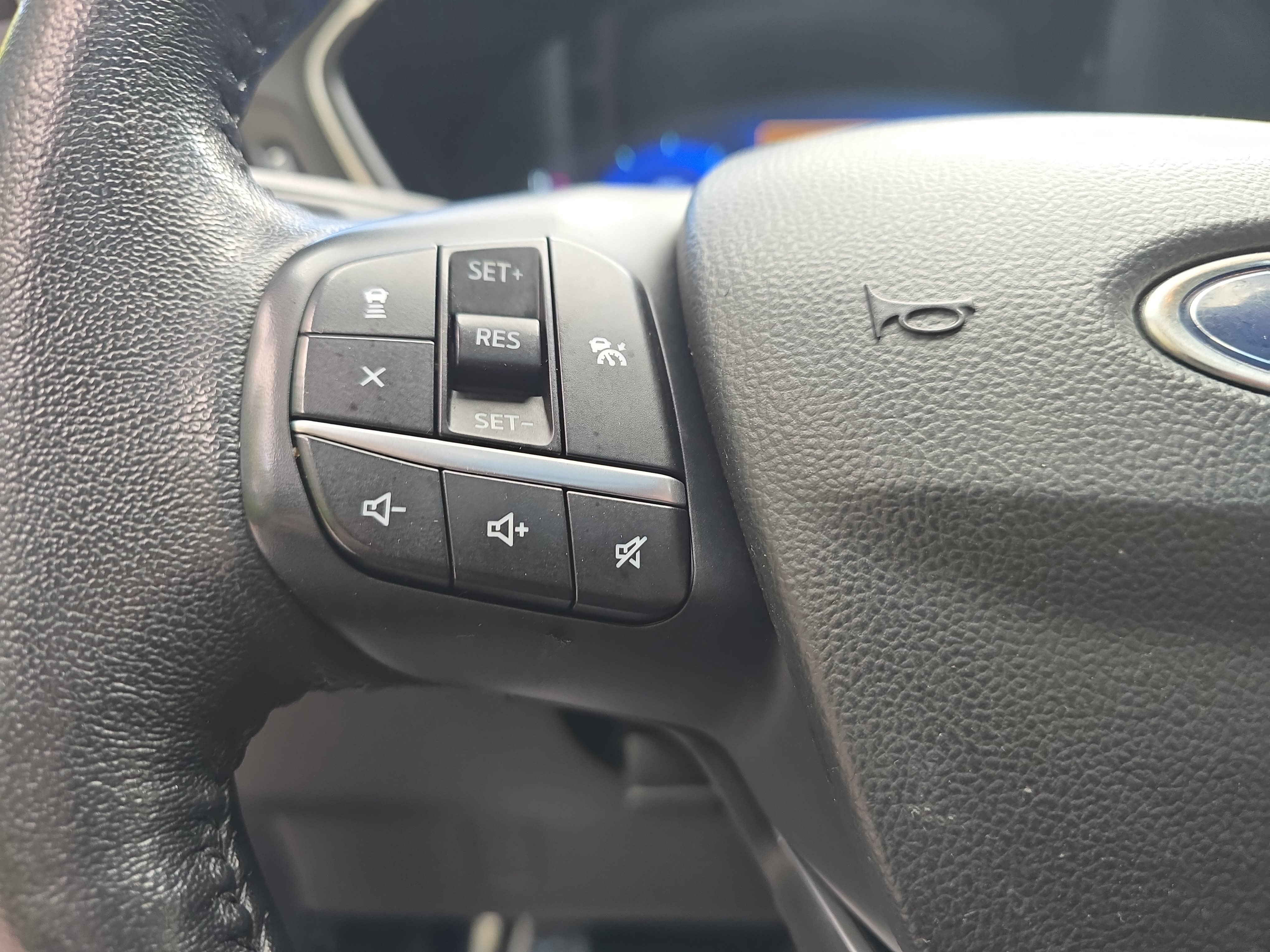 Used 2020 Ford Escape SE Sport FWD image 16