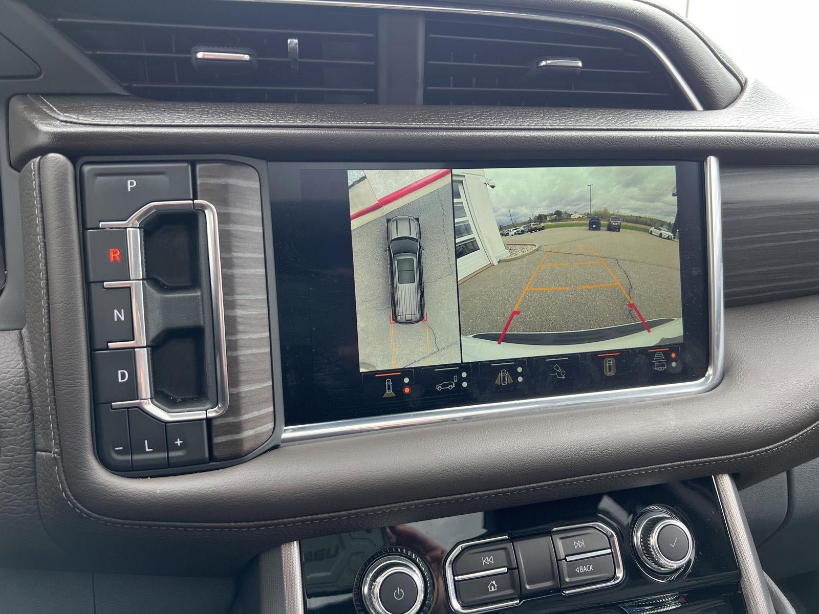 Used 2024 GMC Yukon Denali w/ Advanced Technology Package AWD/4WD image 15
