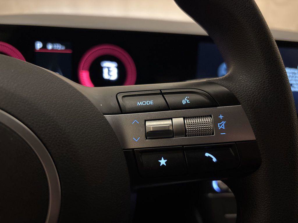 New 2025 Hyundai Tucson SE image 16