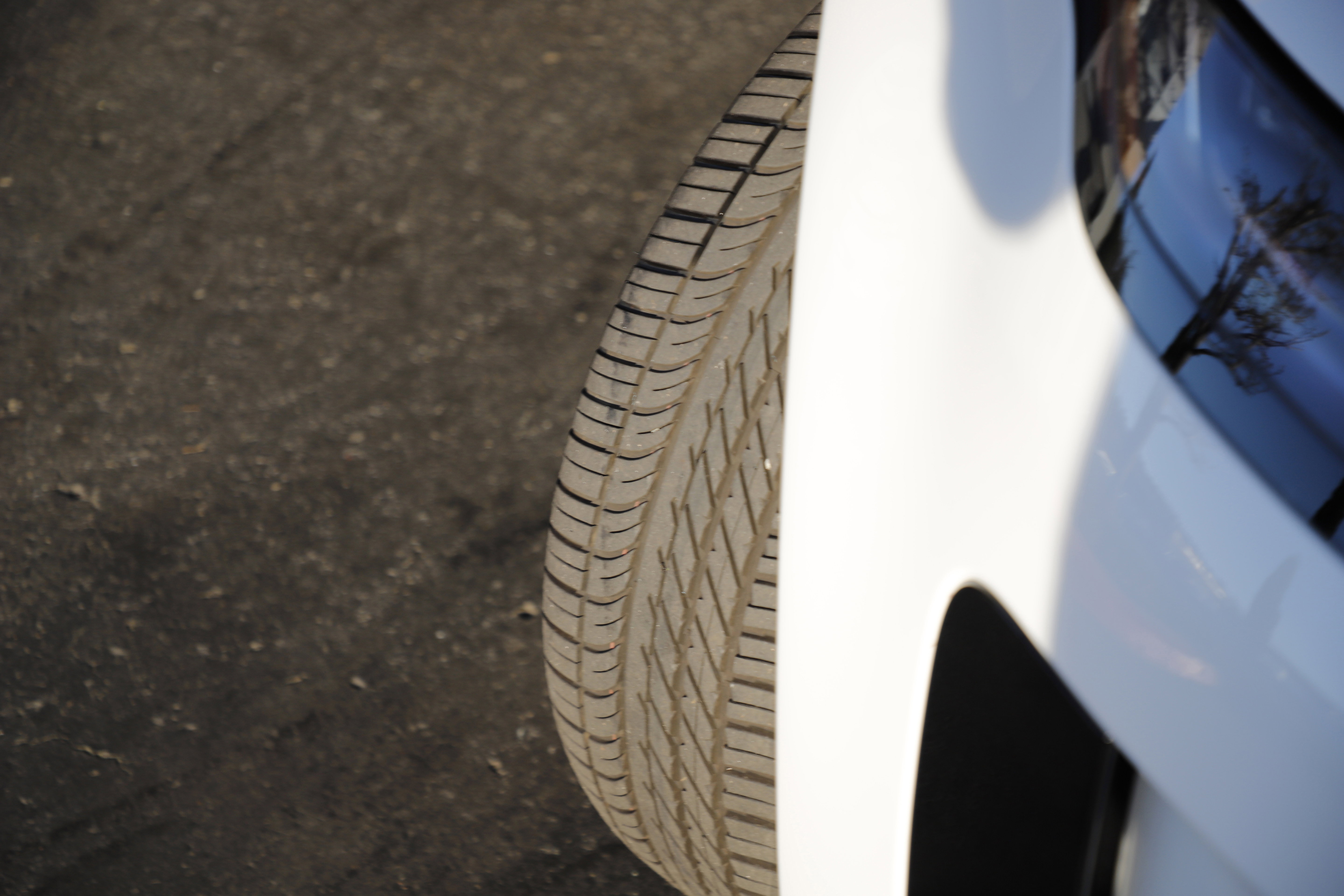 Certified 2025 Land Rover Range Rover Evoque S image 5