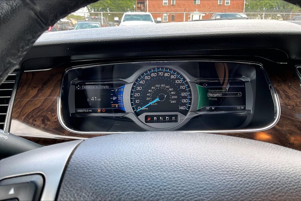 Used 2019 Ford Taurus Limited AWD/4WD image 19