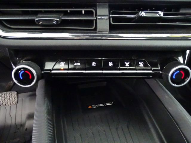 Used 2025 Chevrolet Equinox EV RS w/ Convenience Package II image 11