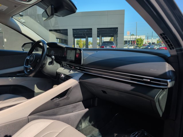 Used 2024 Hyundai Elantra Limited FWD image 29