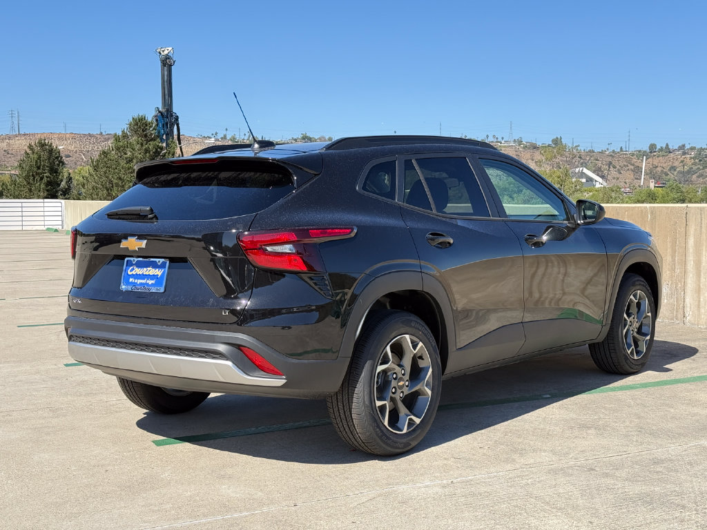 New 2026 Chevrolet Trax LT w/ LT Convenience Package FWD image 6
