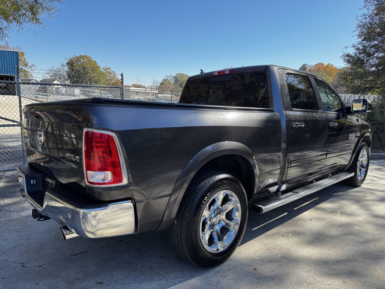 Used 2014 RAM 1500 Laramie w/ Convenience Group image 8