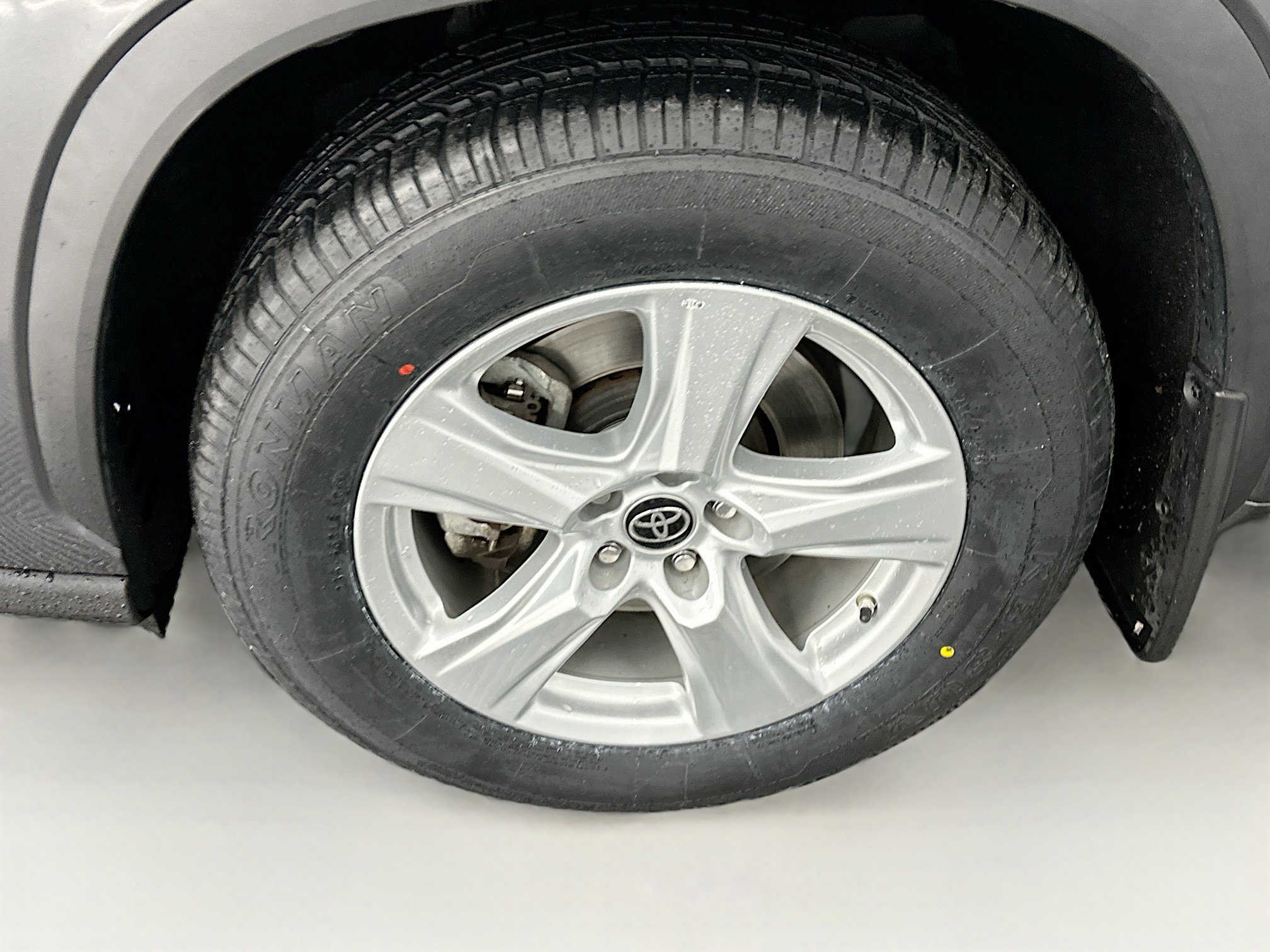 Used 2023 Toyota Highlander LE image 11