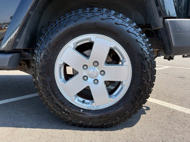 Used 2011 Jeep Wrangler Unlimited Sahara AWD/4WD image 8