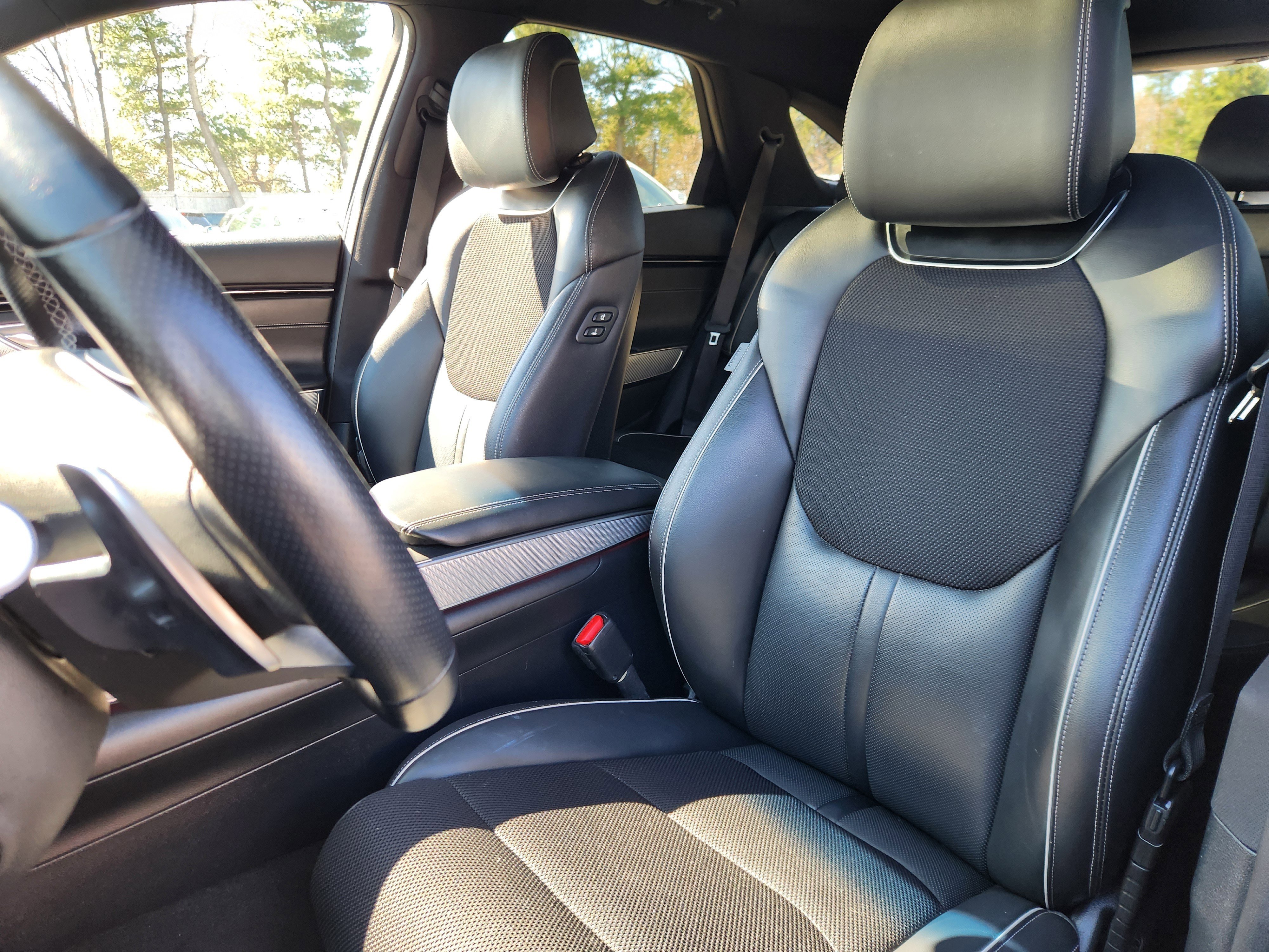 Used 2024 Genesis GV70 3.5T Sport image 7