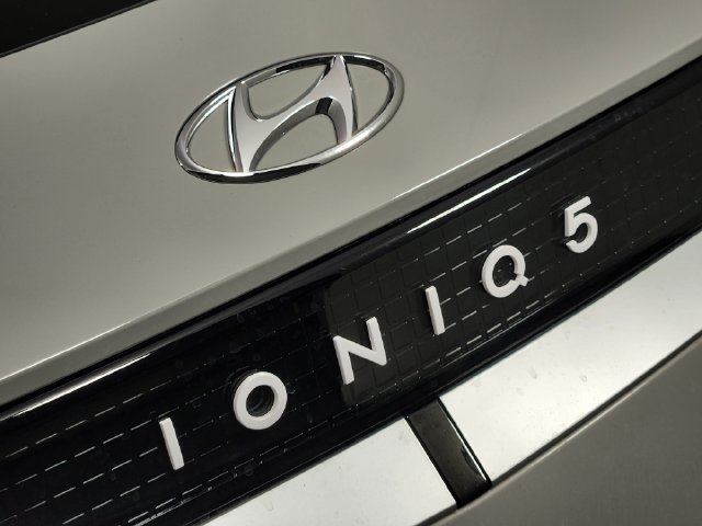 Certified 2024 Hyundai Ioniq 5 SEL AWD/4WD image 9
