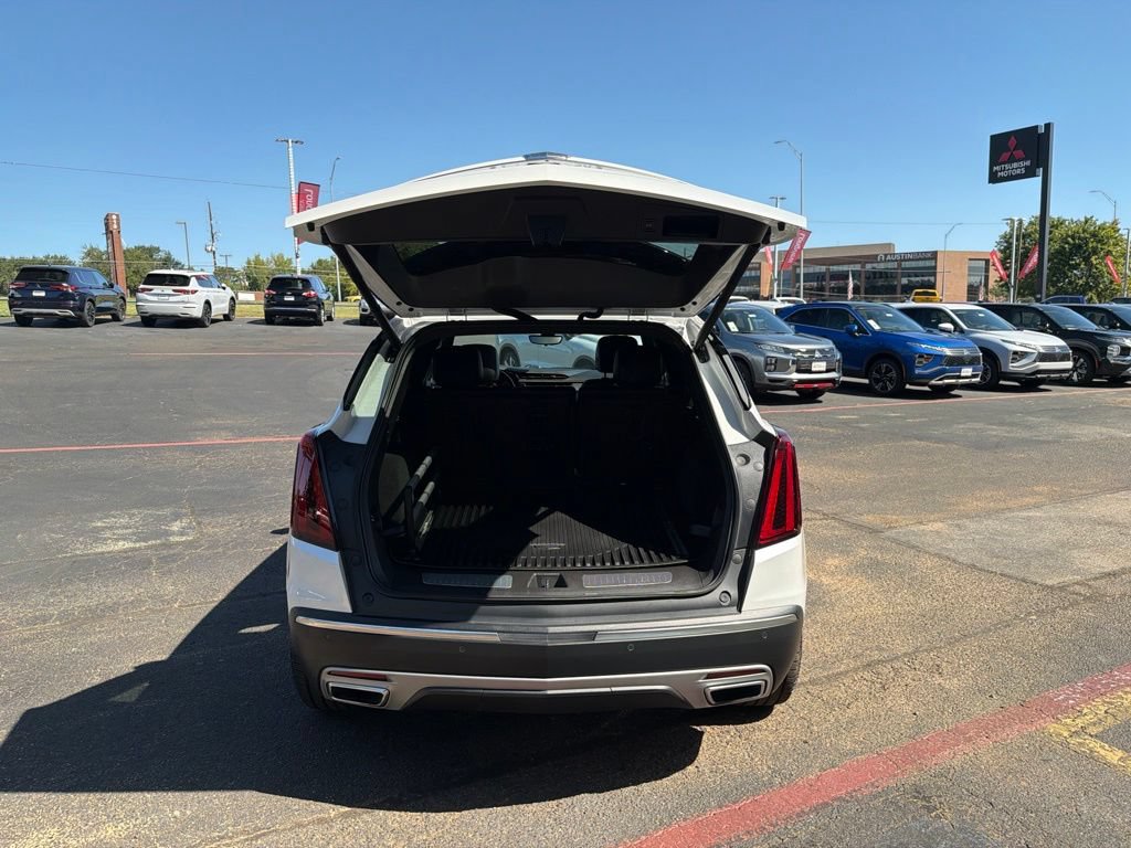 Used 2022 Cadillac XT5 Premium Luxury w/ Technology Package FWD image 8