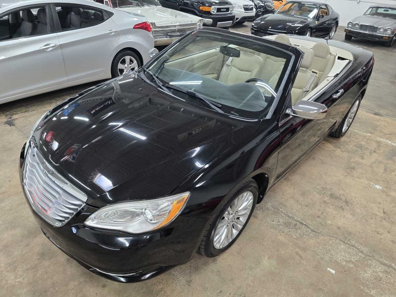 Used 2011 Chrysler 200 Limited FWD image 15