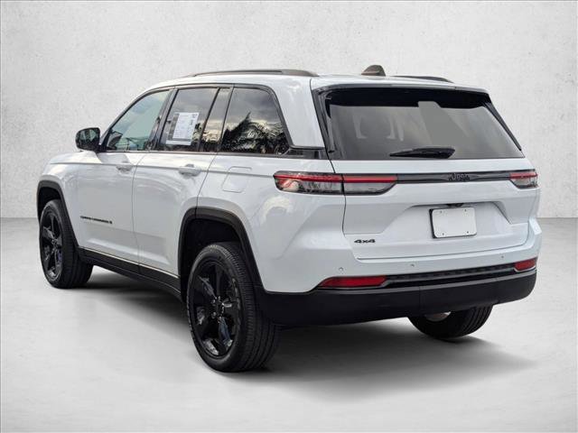 Used 2023 Jeep Grand Cherokee Altitude image 8