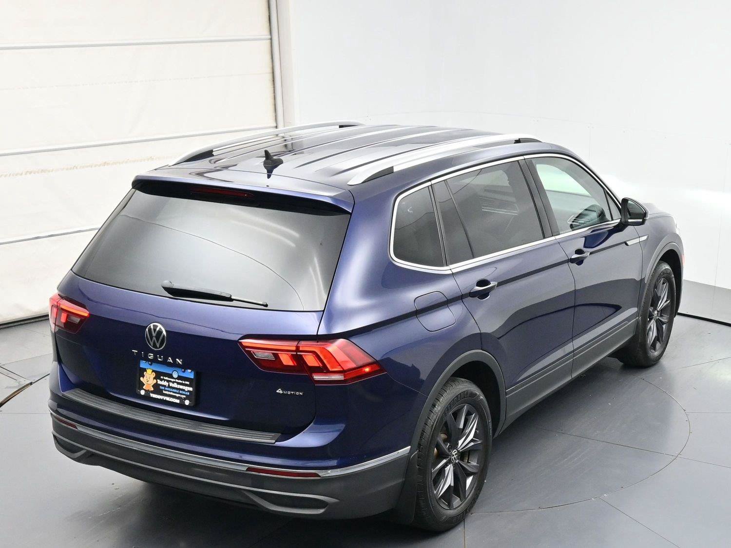 Used 2022 Volkswagen Tiguan SE AWD/4WD image 30