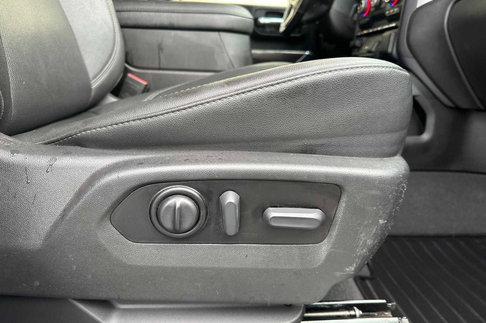 Certified 2022 Chevrolet Silverado 2500 LTZ w/ LTZ Plus Package image 21