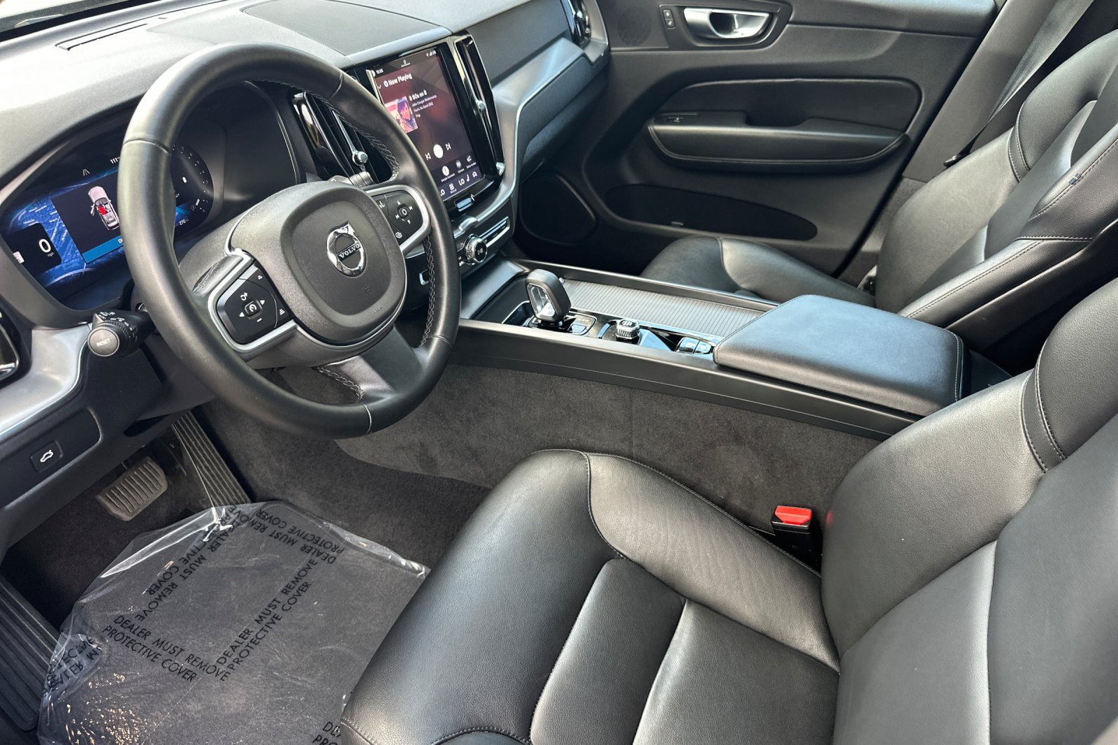 Certified 2025 Volvo XC60 B5 Core AWD/4WD image 11