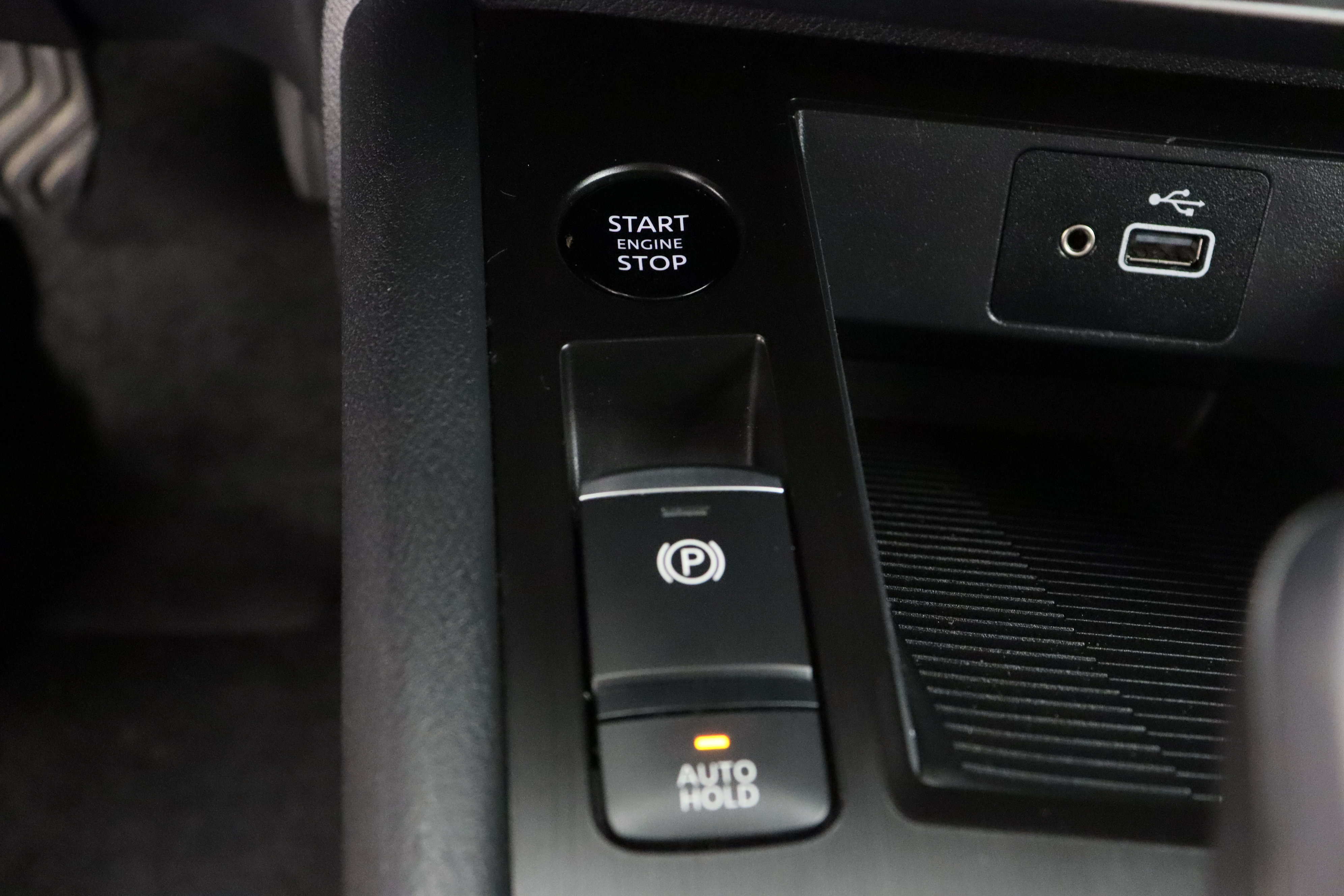Used 2025 Nissan Kicks S FWD image 17