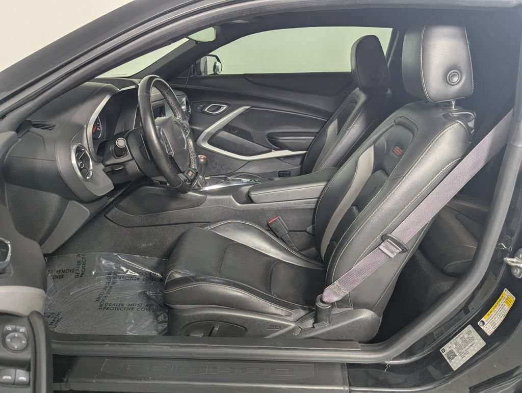 Used 2020 Chevrolet Camaro LT RWD image 14