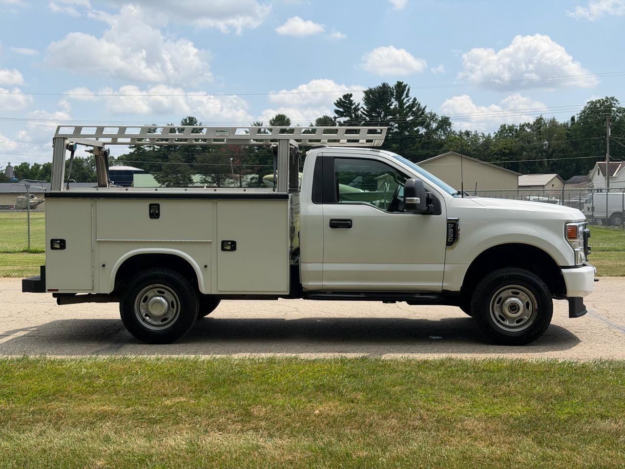 Used 2022 Ford F250 XL w/ Power Equipment Group AWD/4WD image 7