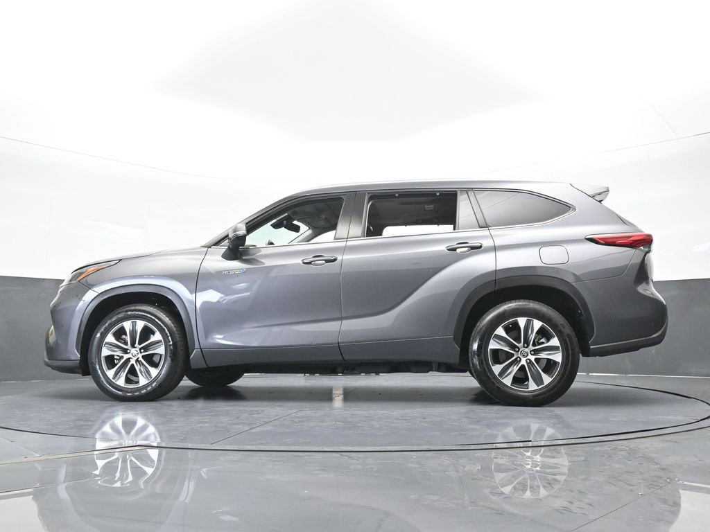Used 2021 Toyota Highlander XLE FWD image 57