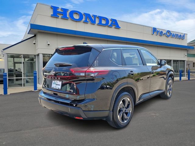 Used 2025 Nissan Rogue SV AWD/4WD image 4