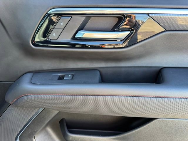 Used 2025 Chevrolet Suburban RST w/ RST Capability Package image 25