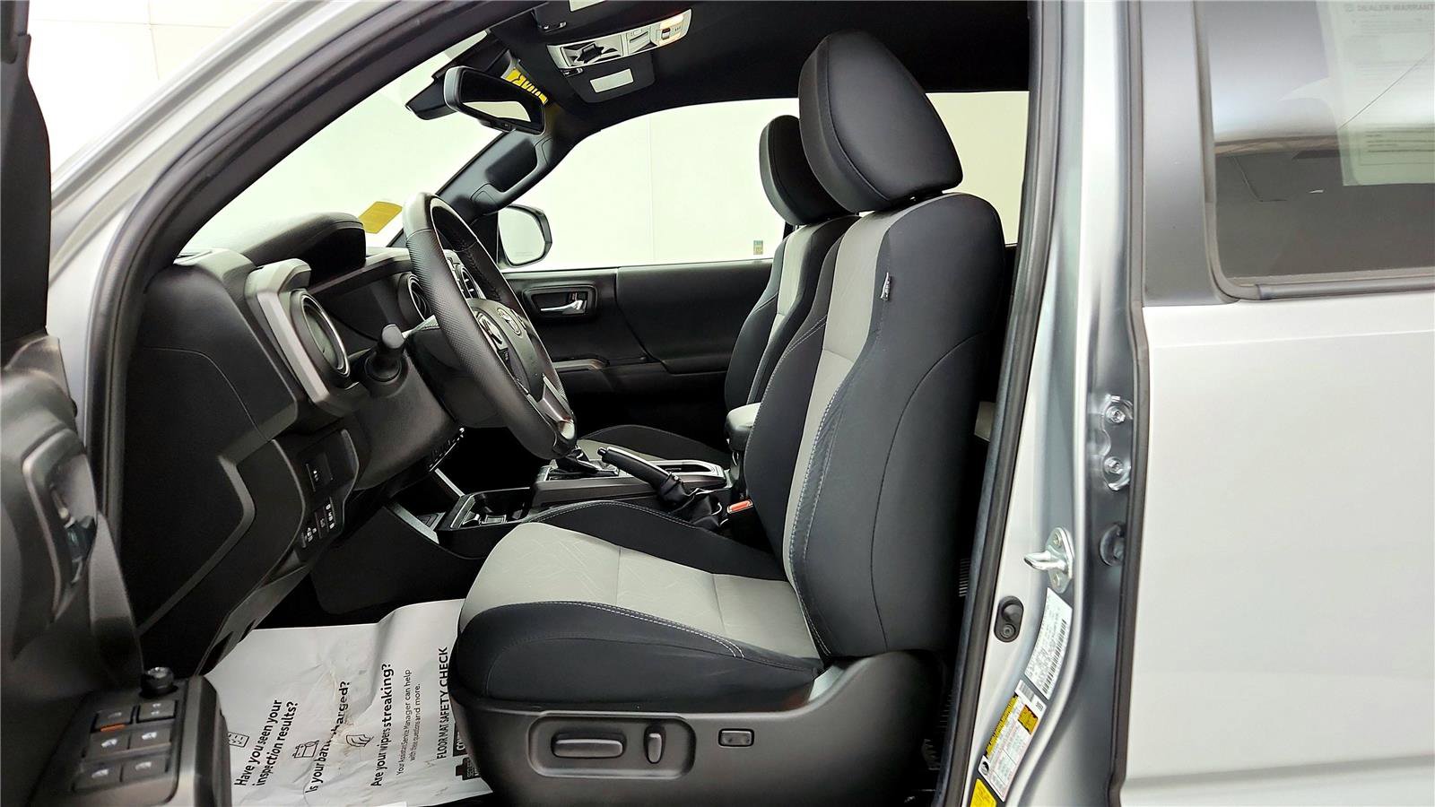 Certified 2023 Toyota Tacoma TRD Off-Road image 25